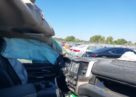 2019 Ram 1500 Laramie 4X4 5'7 Box из США, поврежденный, VIN 1C6SRFJT7KN526102